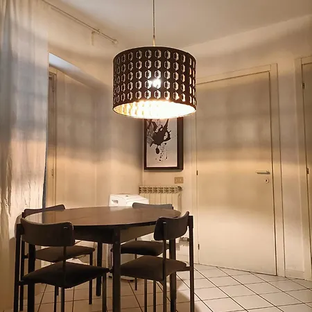 Urban Flat Melzo * ميلان