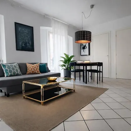 Urban Flat Melzo * ミラノ