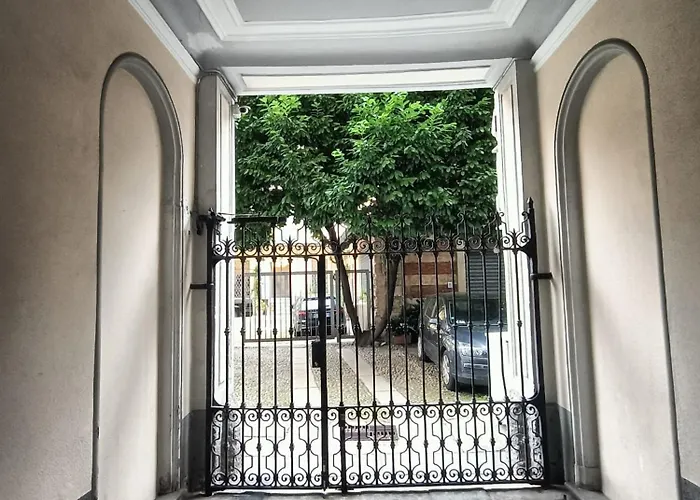 Urban Flat Melzo アパート